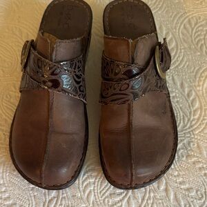 b.o.c. Brown Leather Clogs with Patterned Strap